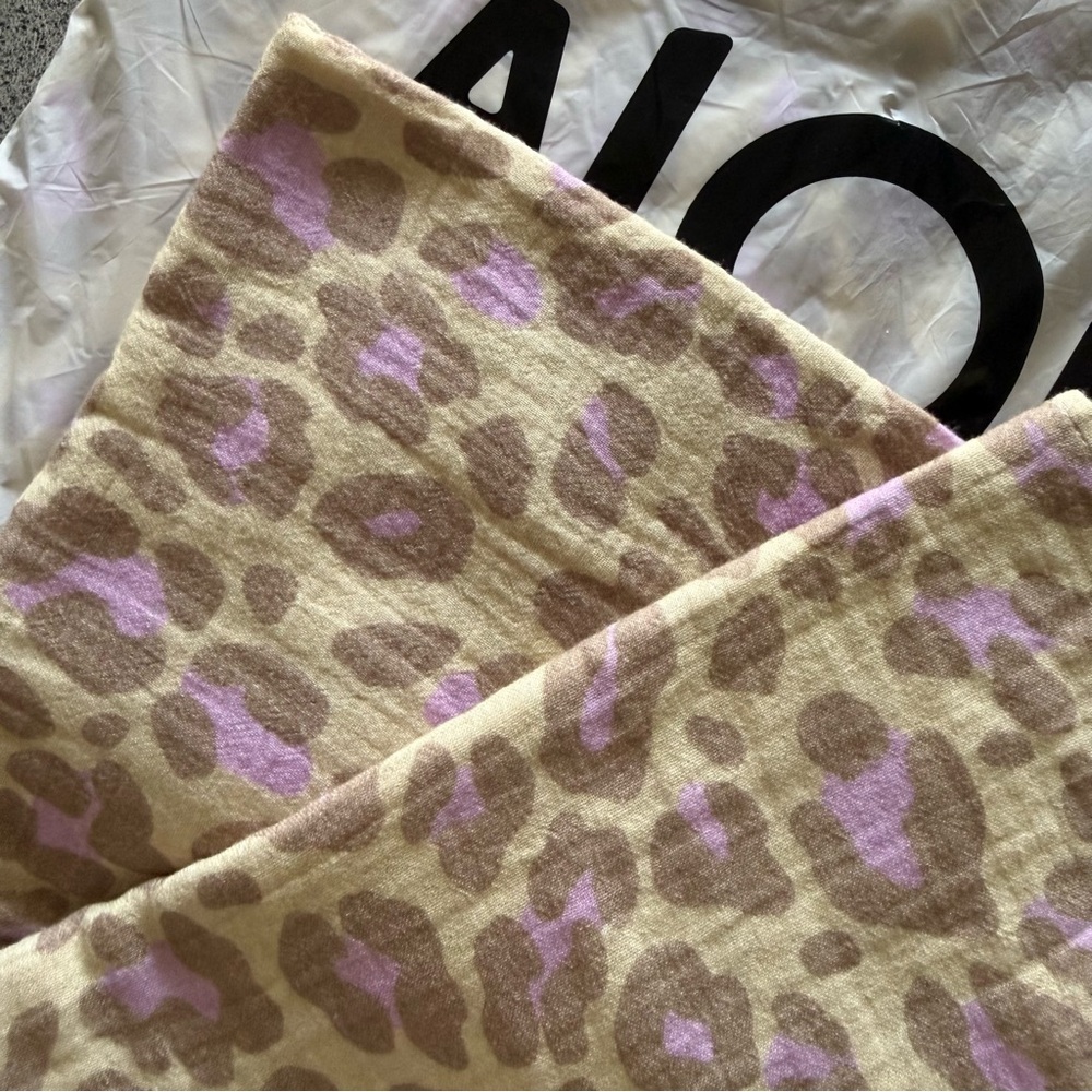 NEW Aloha Collection Snow Leopard Hapa Pareo Husk